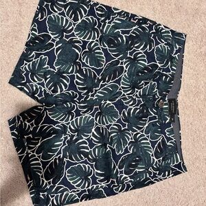Tropical Leaf Print Men's Shorts